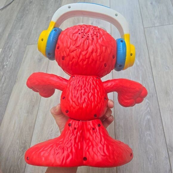 Sesame Street Let's Dance Elmo: 12-inch Elmo Toy Sings Sesame Street Toy for Kid - Picture 13 of 15